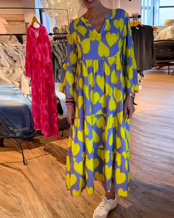 V-halset kjole med hjertemønster