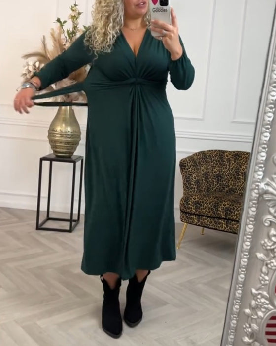 Sexet ensfarvet kjole med lange ærmer