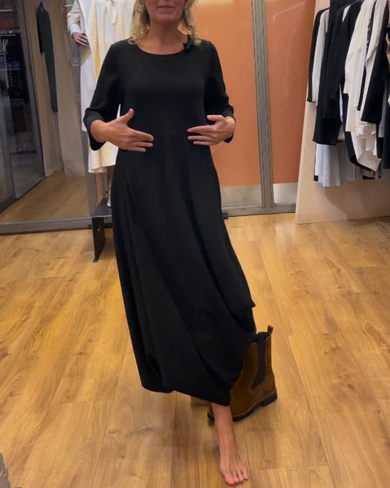 Lang kjole med lange ærmer og rund hals