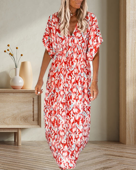 Stilfuld V-halset sommerkjole med korte ærmer