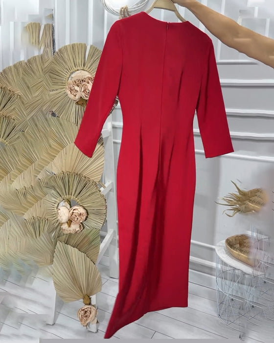 Romantisk lang rød kjole med rund hals