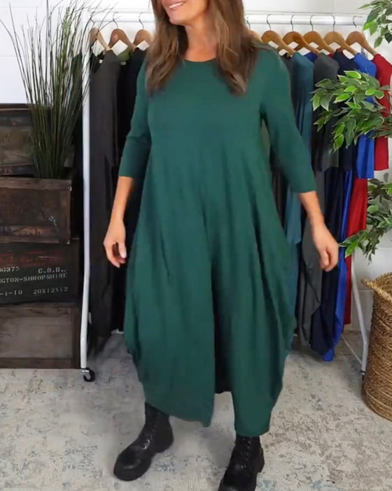 Enkel ensfarvet afslappet kjole