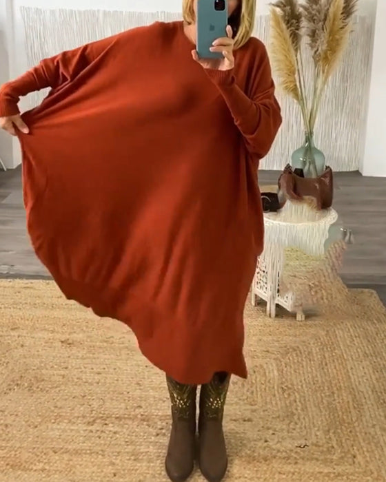 Ensfarvet sweaterkjole med flagermusærmer