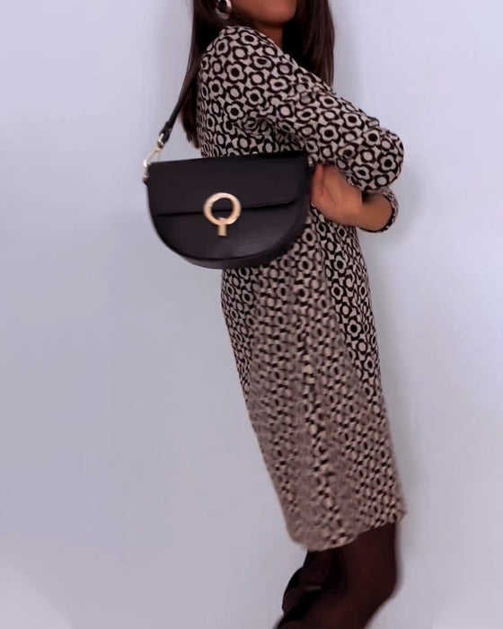 Langærmet kjole i afslappet stil