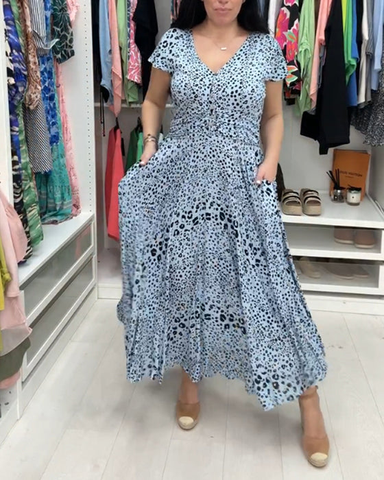 Kortærmet kjole med V-hals