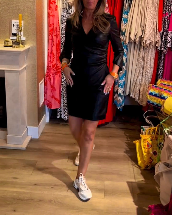 PU-bodycon-kjole med V-hals