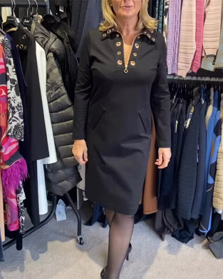 Kjole med lynlås og dyb V-udskæring