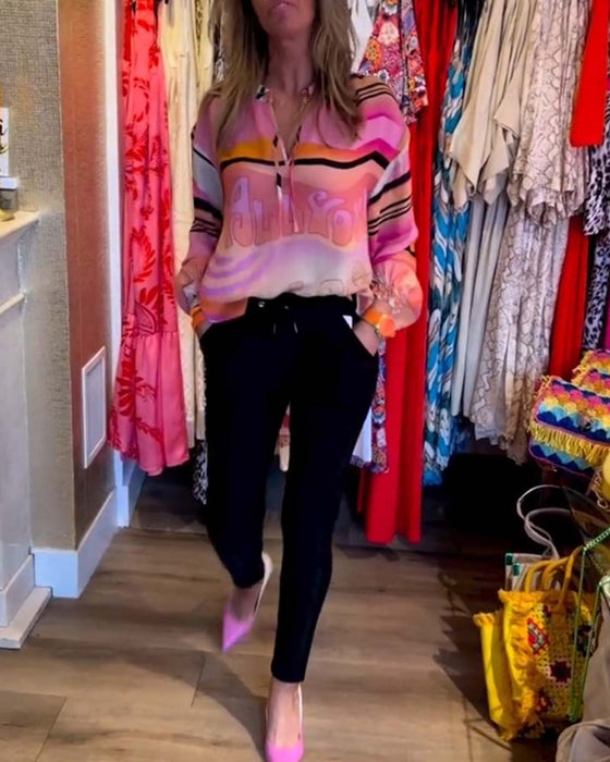 Farverig top med snøre