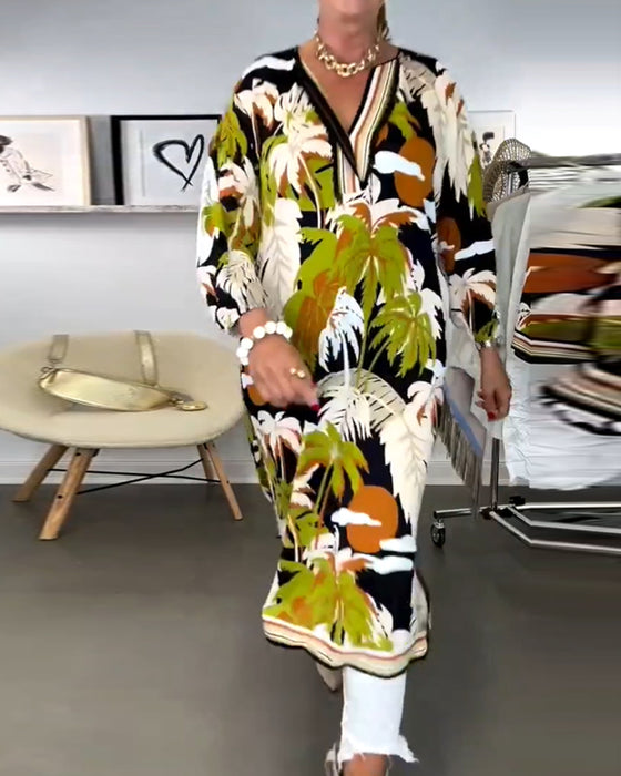 V-halset kjole med palme-print