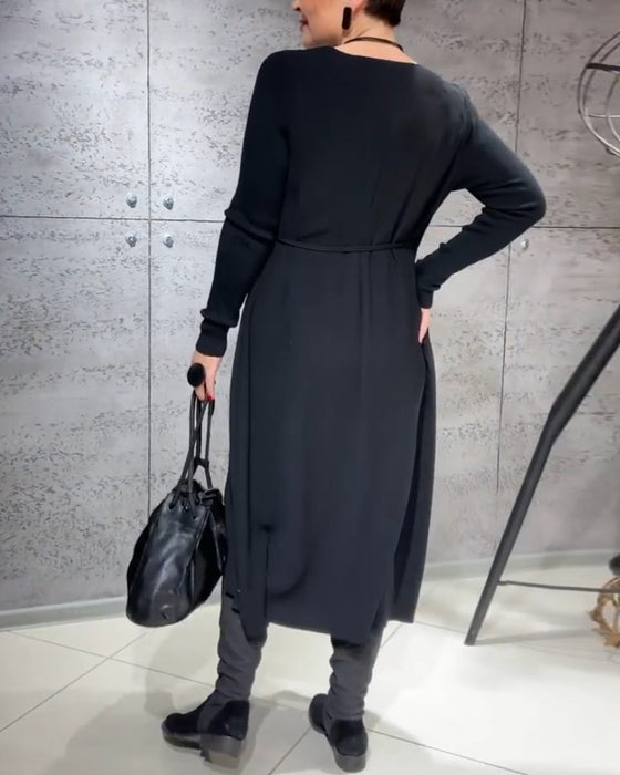 Ensfarvet kjole med bindestropper